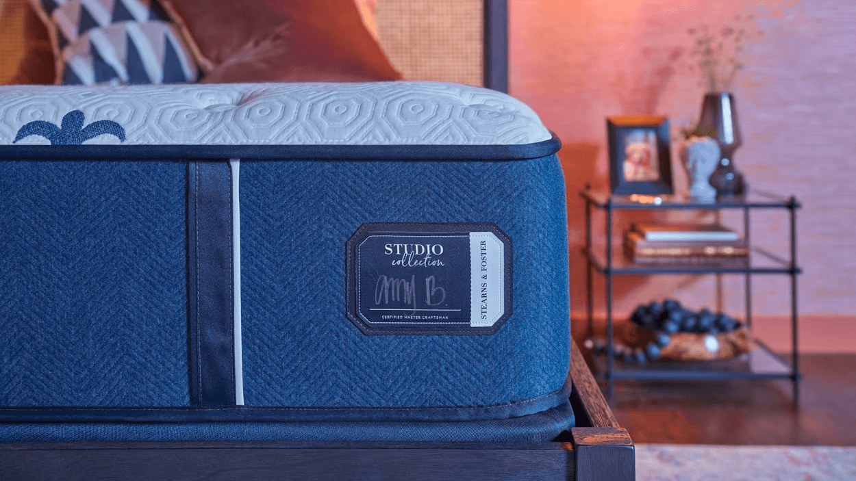 The Studio Collection Medium TT- King 